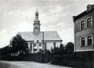 St. Annenkirche vor der Zerstörung im 2. Weltkrieg, rechts das Pfarrhaus