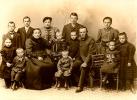 Friedrich und Ida mit ihren 12 Kindern 1907